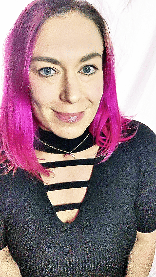 The Minx winks installing conditioning hypnotic triggers